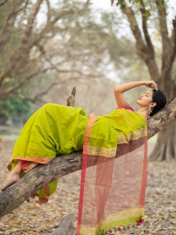 leafy green pure matka with contrast red & beige ghicha pallu with whole body sequence work